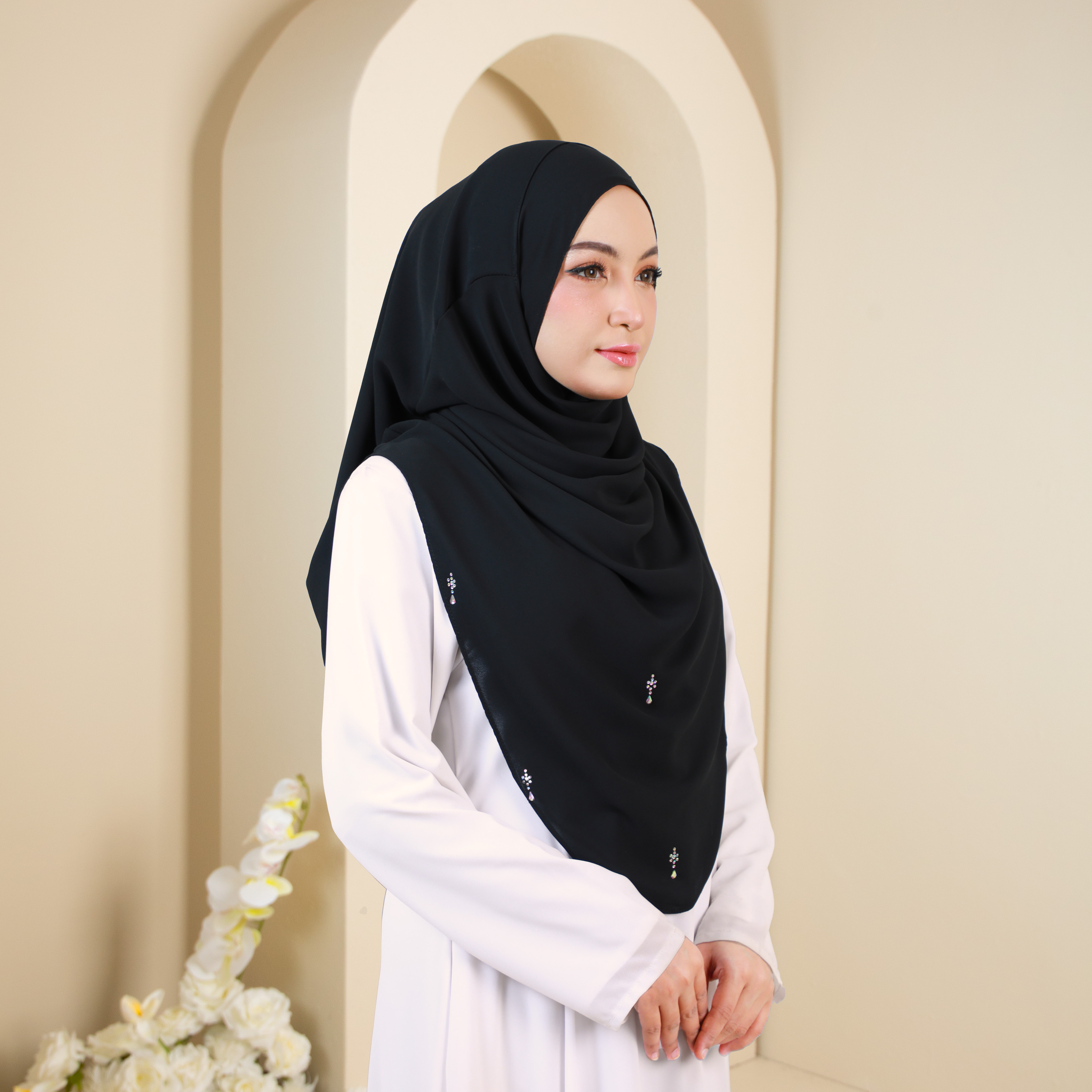 HUMAIRA PLAIN LUXE- HPL16 (BLACK)